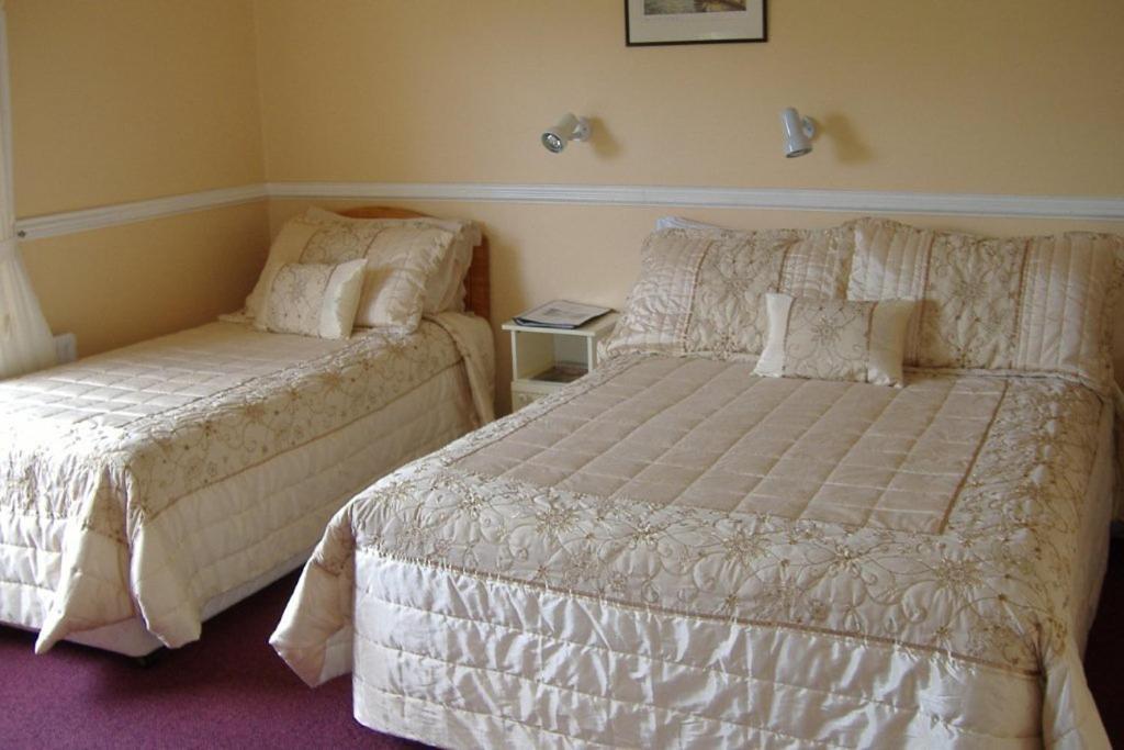 Riverwalk House B&B Oughterard Room photo