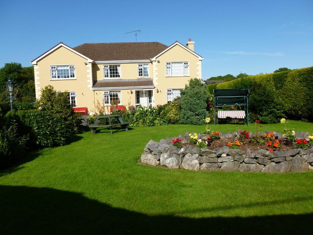 Riverwalk House B&B Oughterard Exterior photo