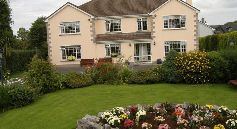 Riverwalk House B&B Oughterard Exterior photo