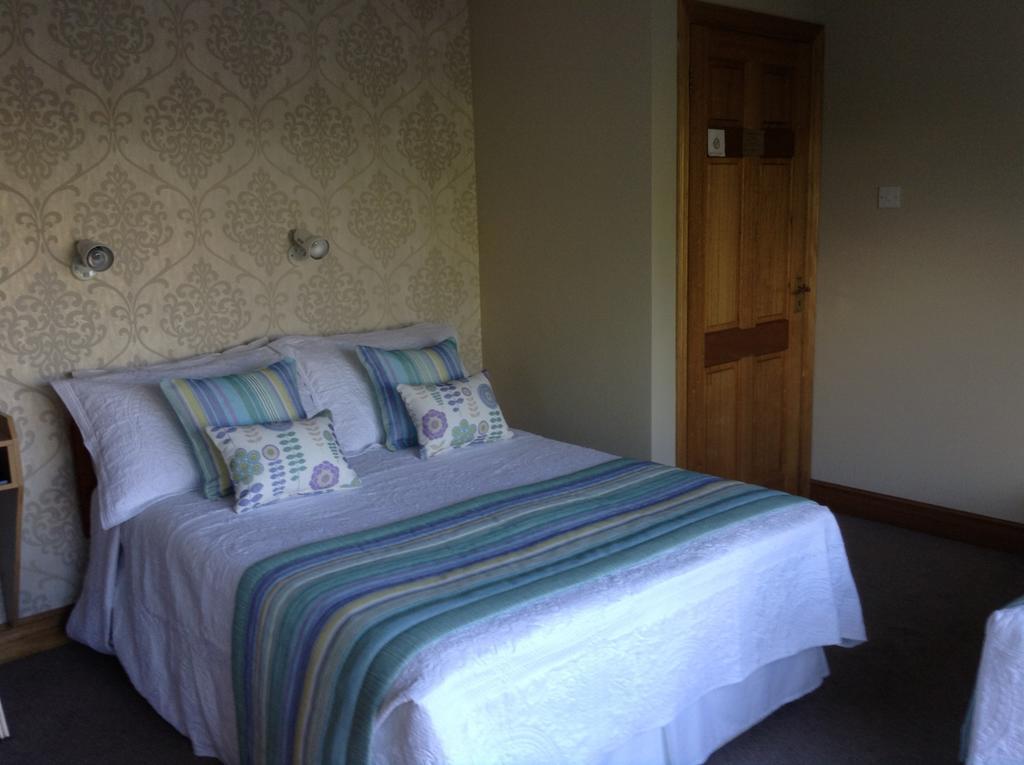 Riverwalk House B&B Oughterard Exterior photo