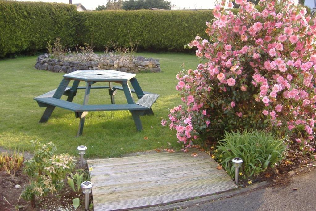 Riverwalk House B&B Oughterard Exterior photo