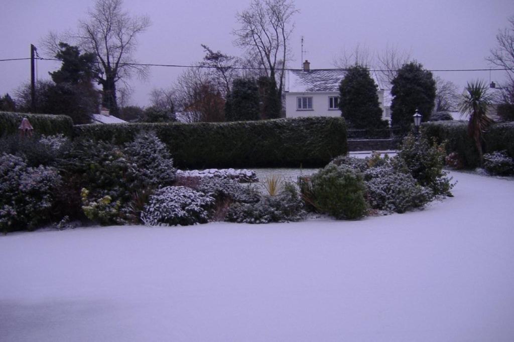 Riverwalk House B&B Oughterard Exterior photo
