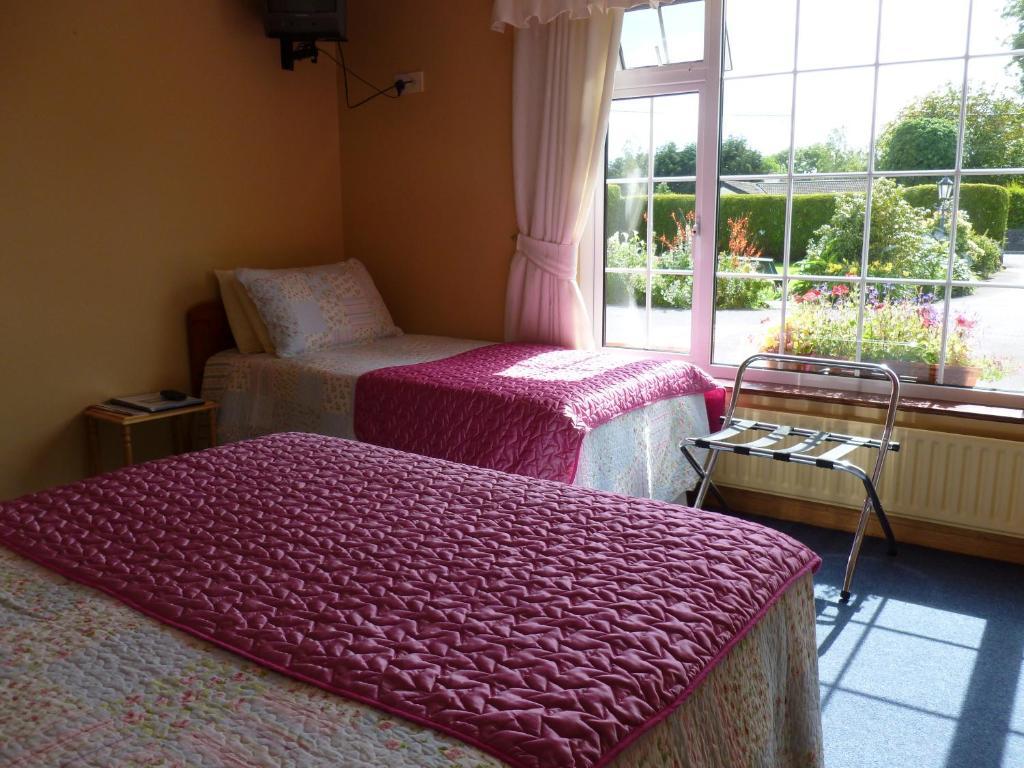 Riverwalk House B&B Oughterard Exterior photo